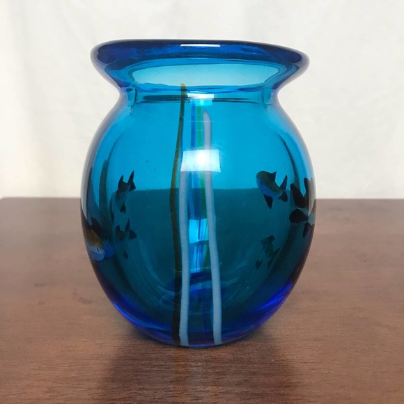 Beautiful Murano Heavy Thick Glass Blue Hand Painted Fish Aquarium Short Vase - Picture 4 of 10